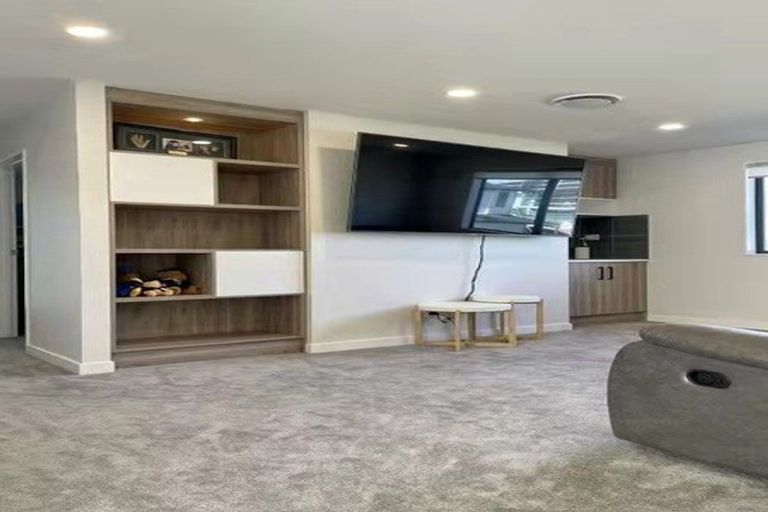 Photo of property in 10 Silvereye Road, Hobsonville, Auckland, 0616