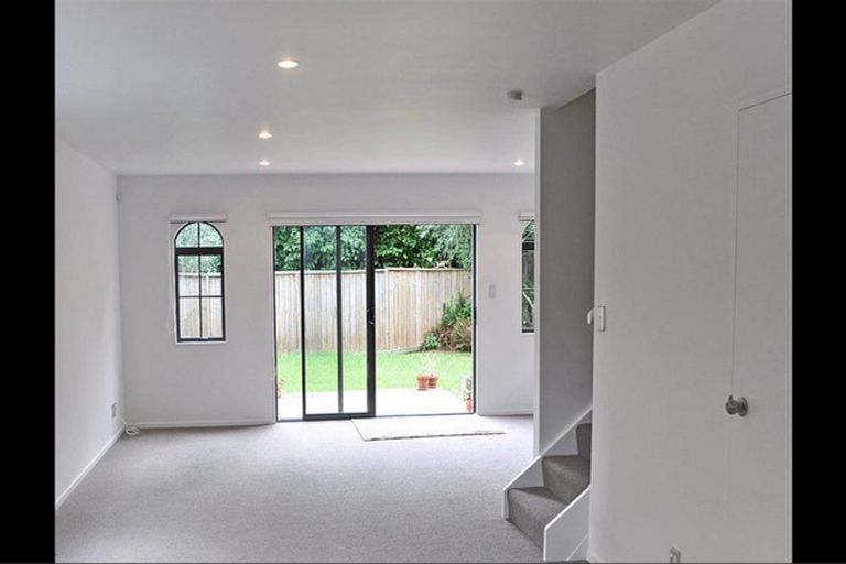 Photo of property in 8/41 The Avenue, Albany, Auckland, 0632