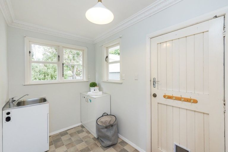 Photo of property in 2 Norwich Place, Awapuni, Palmerston North, 4412