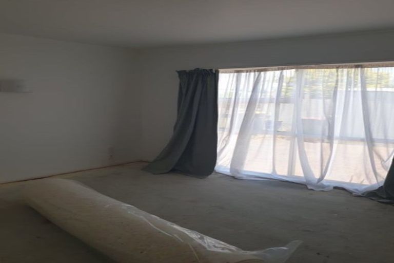 Photo of property in 1/2 Tainui Terrace, Mangere Bridge, Auckland, 2022