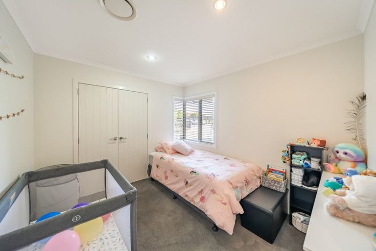 Photo of property in 140 Norana Road, Timberlea, Upper Hutt, 5018