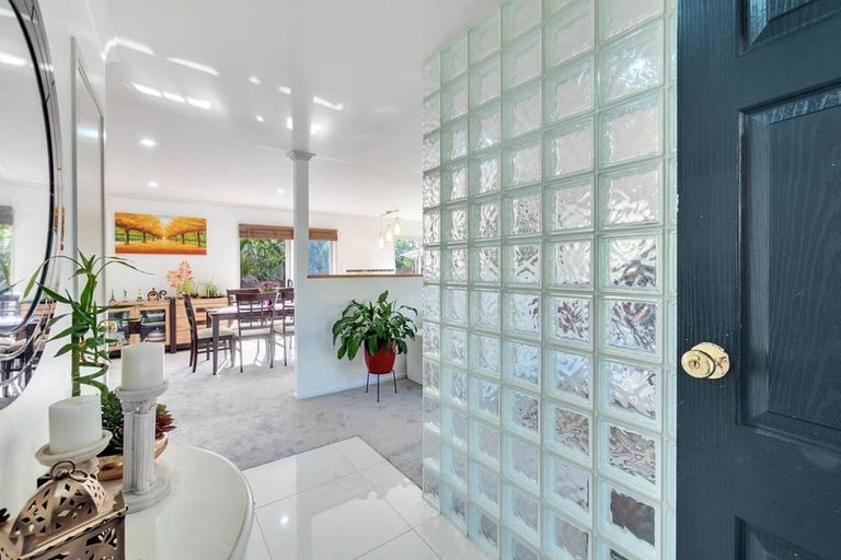 Photo of property in 7 Bibury Avenue, Henderson, Auckland, 0612