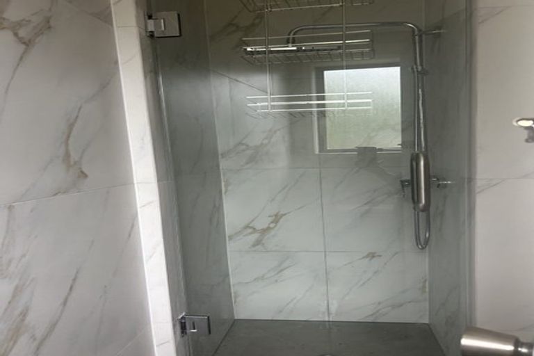 Photo of property in 9 Massine Place, Randwick Park, Auckland, 2105