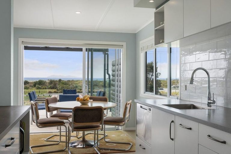Photo of property in 138 Seaforth Road, Waihi Beach, 3611