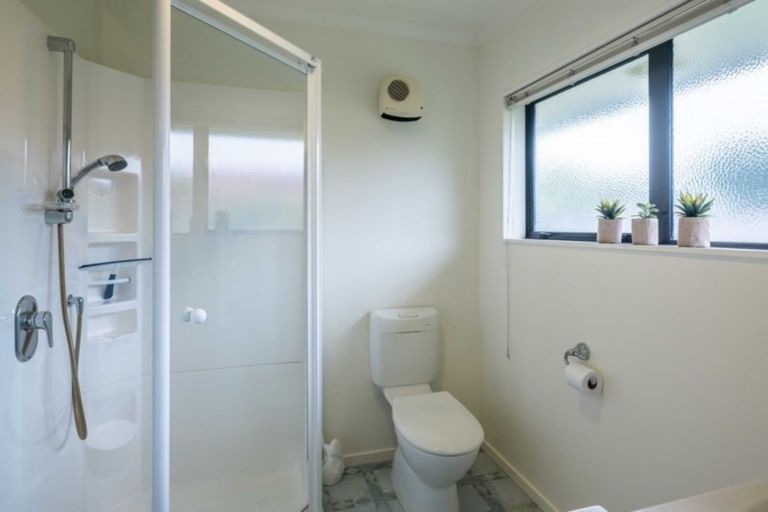 Photo of property in 52 Campion Road, Waikanae Beach, Waikanae, 5036