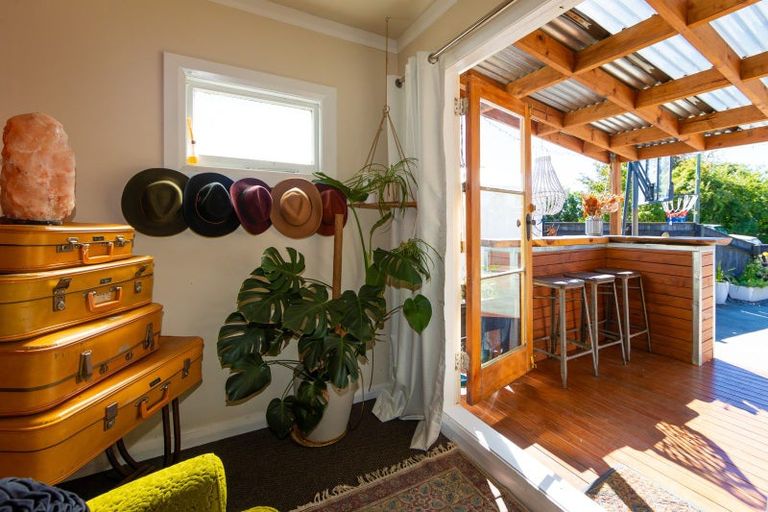 Photo of property in 63 Ferry Road, Clive, 4102