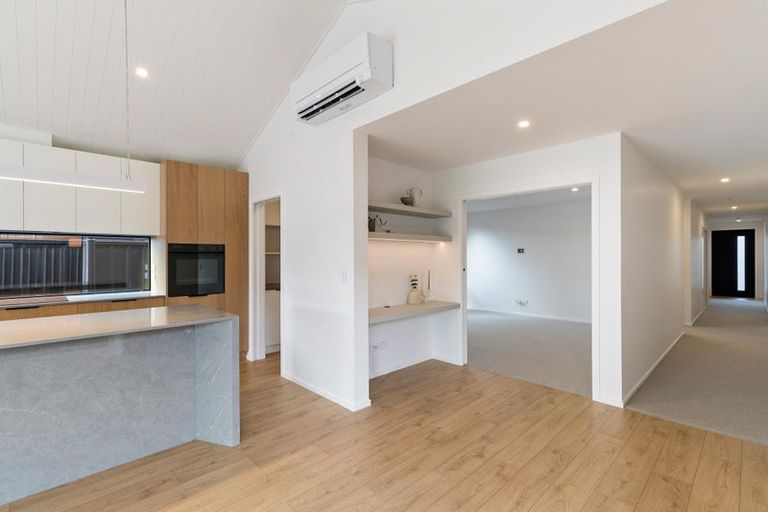 Photo of property in 70 Longview Drive, Lake Hawea, 9382