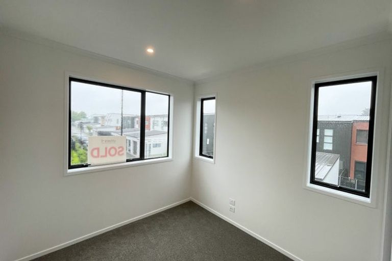 Photo of property in 2 Jagoda Road, Westgate, Auckland, 0614