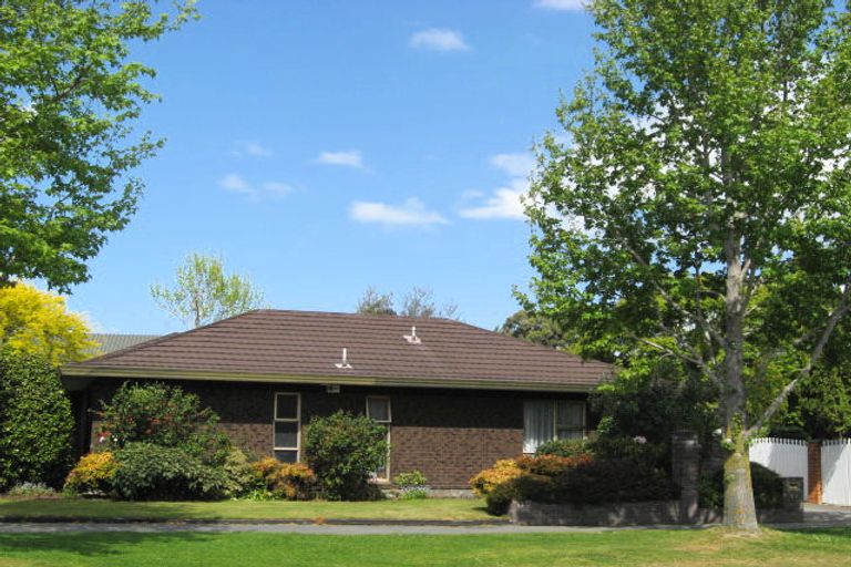 Photo of property in 21 Witbrock Crescent, Burnside, Christchurch, 8053