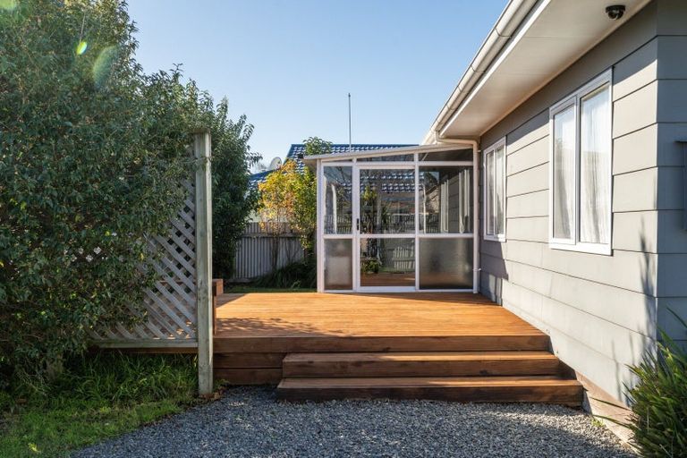 Photo of property in 2/434 Gloucester Street, Taradale, Napier, 4112
