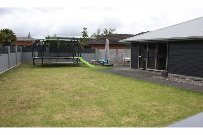 Photo of property in 17 Conifer Grove, Te Kamo, Whangarei, 0112