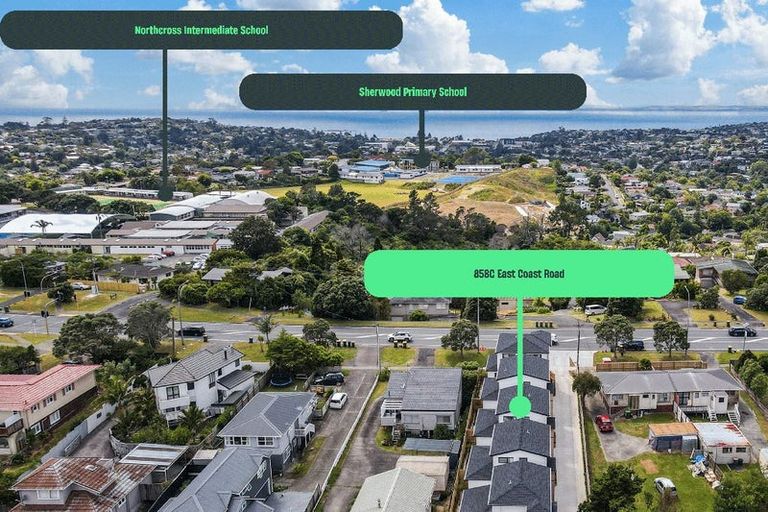 Photo of property in 858e East Coast Road, Northcross, Auckland, 0630