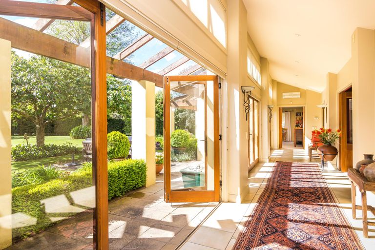 Photo of property in 280 Gillespie Place, Acacia Bay, Taupo, 3385