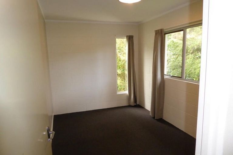 Photo of property in 4 Wyvern Place, Glenfield, Auckland, 0629