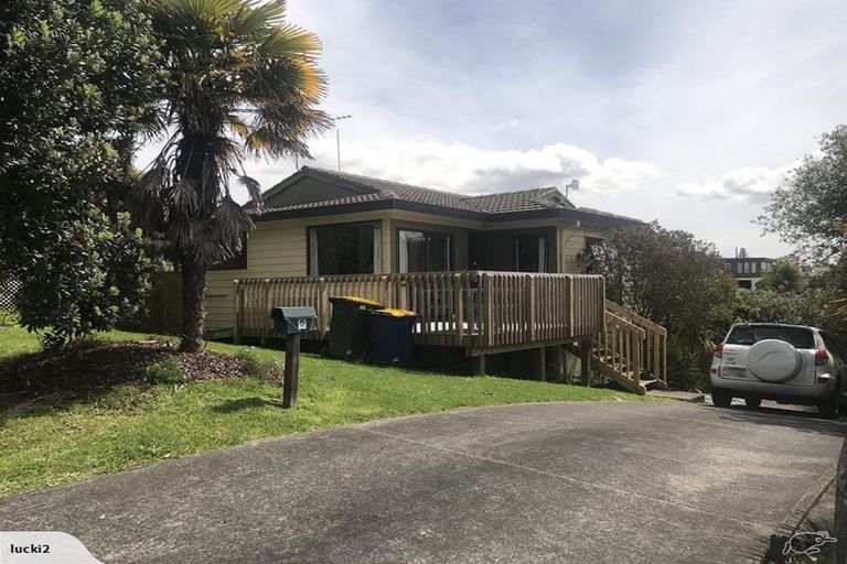 Photo of property in 4 Hassan Drive, Massey, Auckland, 0614