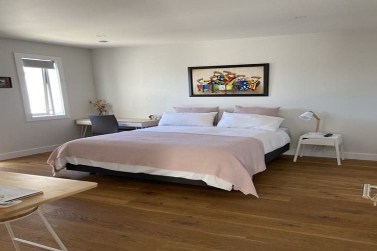 Photo of property in 83 Seatoun Heights Road, Seatoun, Wellington, 6022