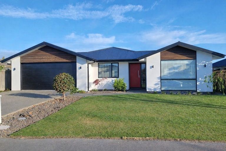 Photo of property in 15 Country Palms Drive, Halswell, Christchurch, 8025