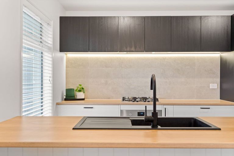 Photo of property in 23a Crepe Myrtle Street, Glenbervie, 0173