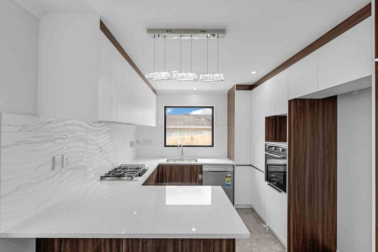 Photo of property in 14a Corolu Place, Conifer Grove, Takanini, 2112