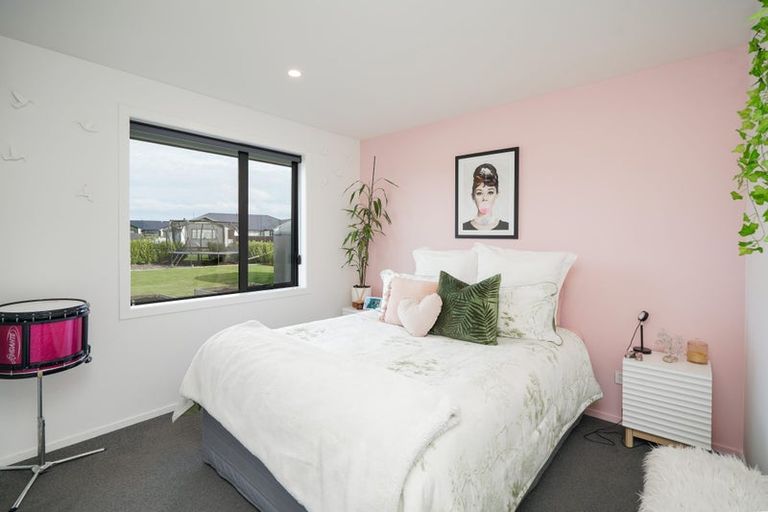 Photo of property in 12 Pegasus Place, Seaward Bush, Invercargill, 9812