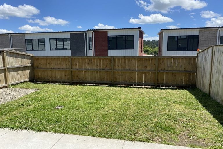 Photo of property in 26 Vincent Mcgrath Crescent, Swanson, Auckland, 0614