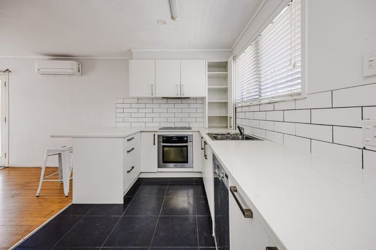 Photo of property in 2/8 James Road, Manurewa, Auckland, 2102
