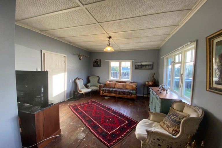 Photo of property in 2 York Street, Eltham, 4322