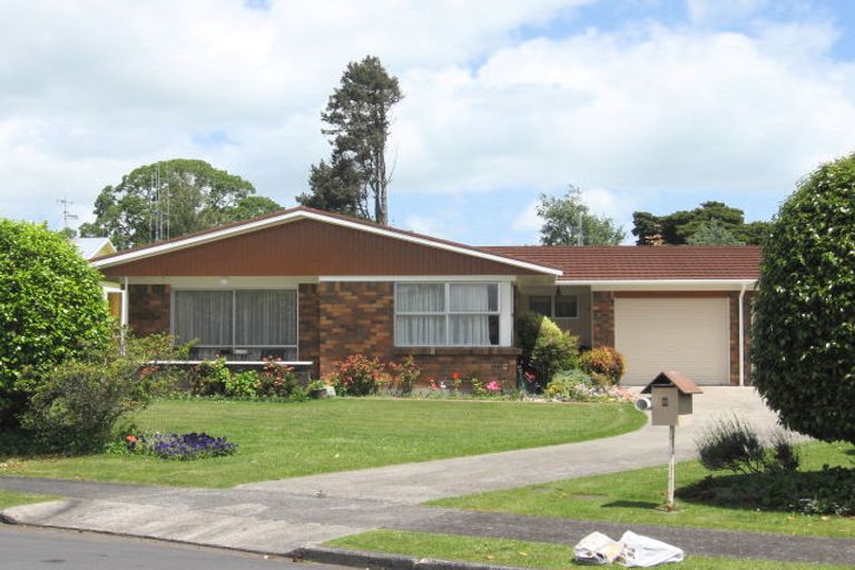 Photo of property in 8 Woodstock Crescent, Leamington, Cambridge, 3432