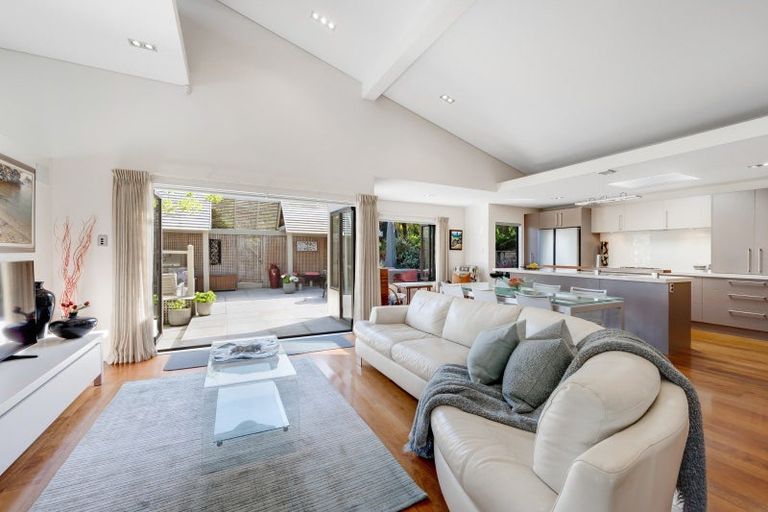 Photo of property in 24 Clovelly Road, Bucklands Beach, Auckland, 2012