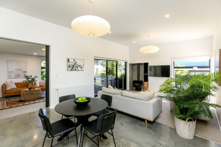 Photo of property in 25 Kotare Drive, Waiwhakaiho, New Plymouth, 4312