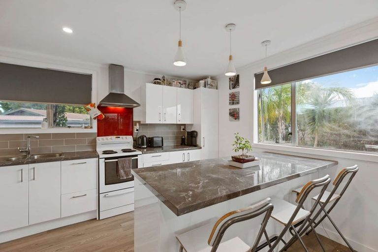 Photo of property in 26 Parakai Avenue, Parakai, 0830