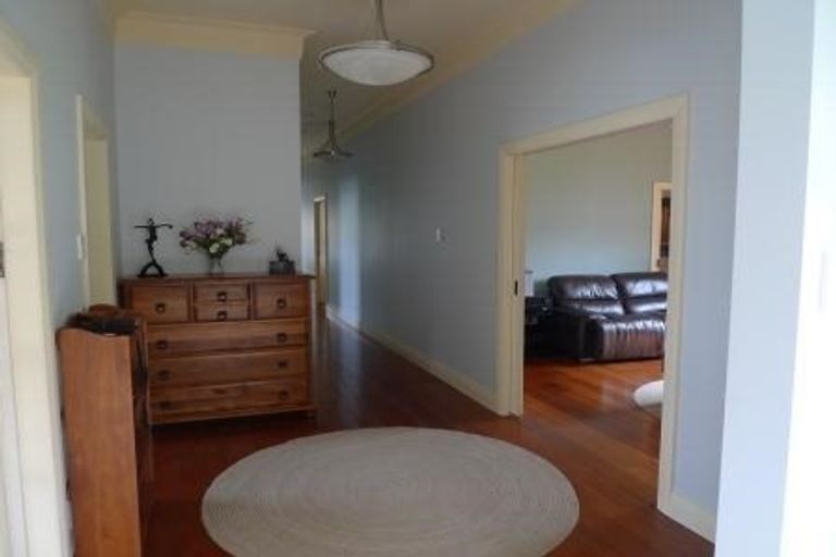 Photo of property in 3 Monowai Road, Johnsonville, Wellington, 6037