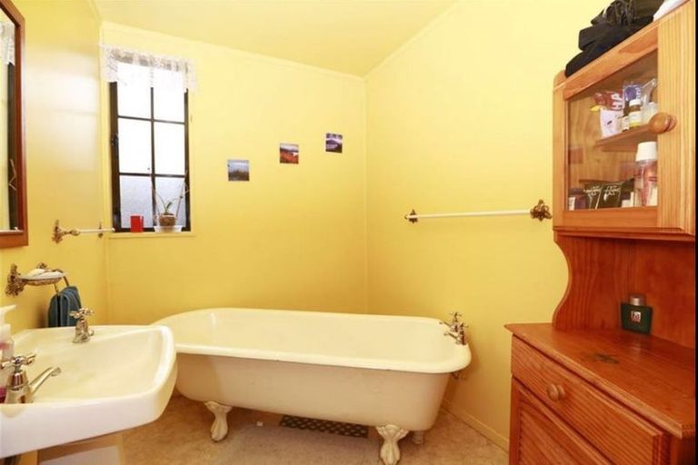 Photo of property in 1a Page Place, Hamilton East, Hamilton, 3216