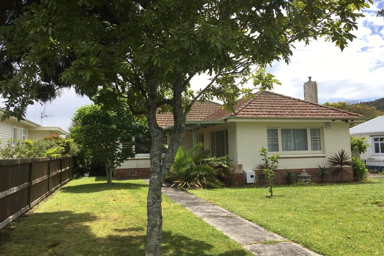 Photo of property in 21 Shortland Street, Regent, Whangarei, 0112