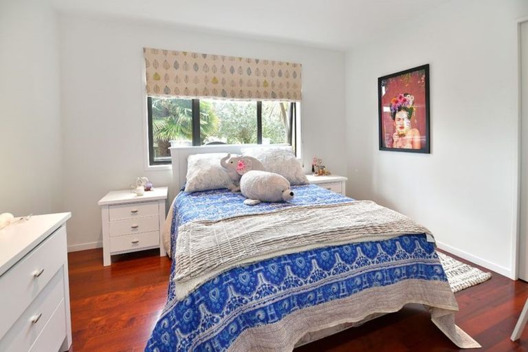 Photo of property in 35 Landvale Court, Browns Bay, Auckland, 0630