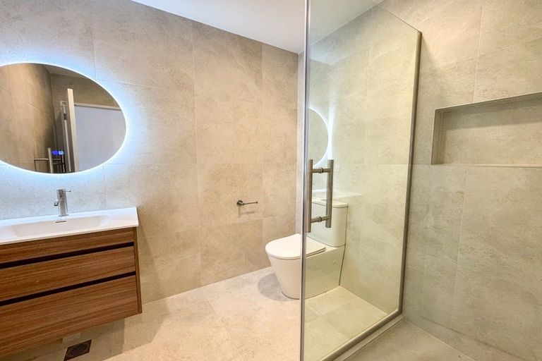 Photo of property in 19c House Avenue, Mangere Bridge, Auckland, 2022