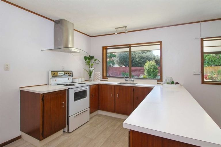 Photo of property in 4/4 Beach Road, Orewa, 0931