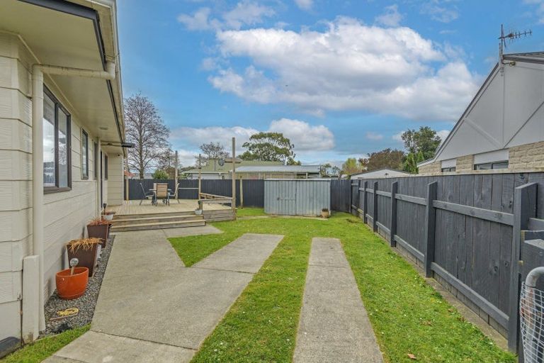 Photo of property in 19 Gladys Place, Kelvin Grove, Palmerston North, 4414
