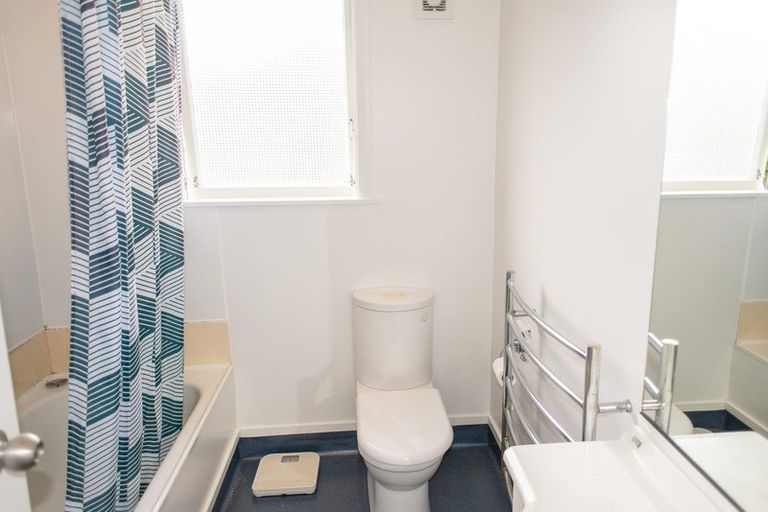 Photo of property in 77 Manor Place, Dunedin Central, Dunedin, 9016