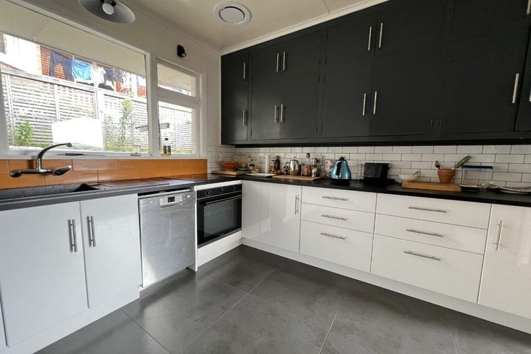 Photo of property in 57 Murray Street, Kew, Dunedin, 9012