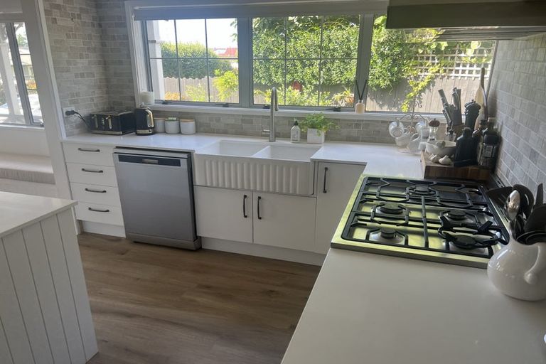 Photo of property in 384b Devonport Road, Tauranga South, Tauranga, 3112