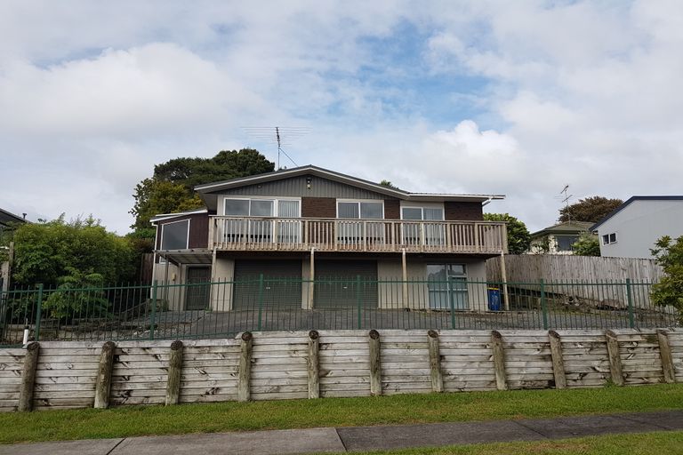 Photo of property in 14 Bellringer Road, Massey, Auckland, 0614