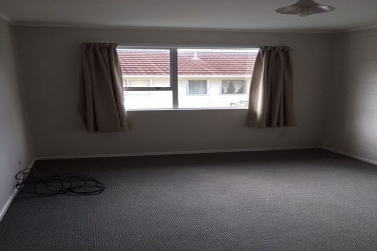 Photo of property in 24a Fitzpatrick Street, Newlands, Wellington, 6037
