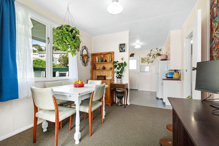 Photo of property in 188 Sievers Grove, Cannons Creek, Porirua, 5024
