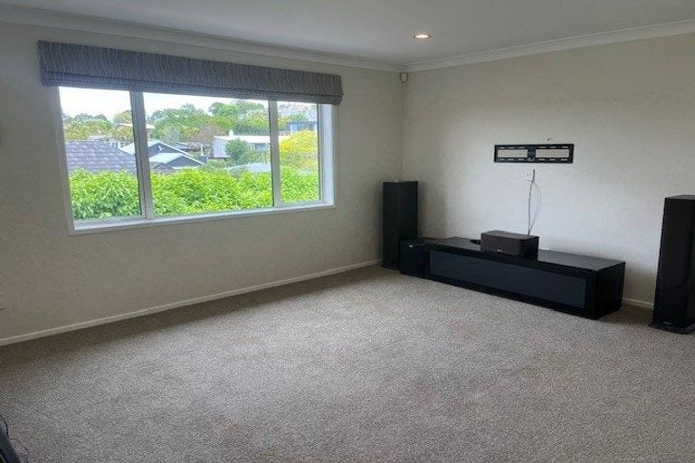 Photo of property in 9 Swindon Close, Mellons Bay, Auckland, 2014