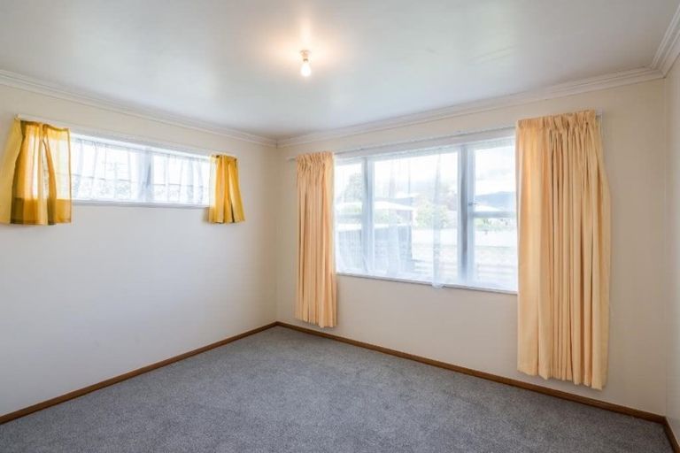 Photo of property in 15 Bledisloe Street, Levin, 5510