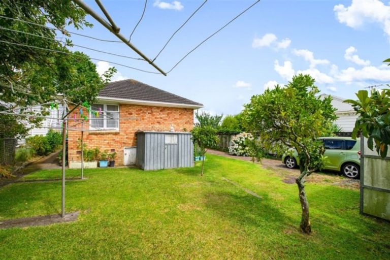 Photo of property in 1/96 Taylor Street, Blockhouse Bay, Auckland, 0600