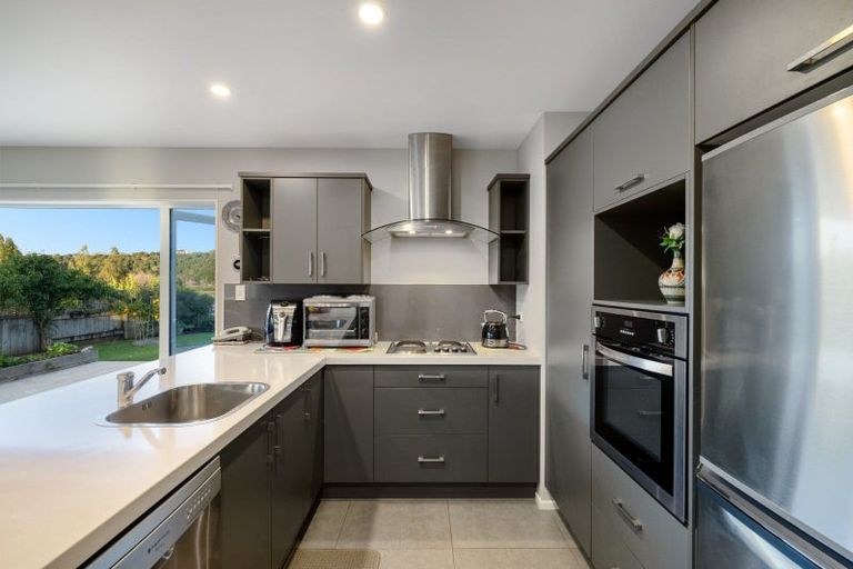 Photo of property in 31 Scoria Close, Pyes Pa, Tauranga, 3112