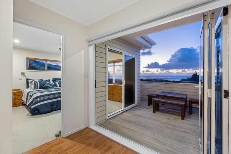 Photo of property in 47 Marine Parade South, Piha, 0772