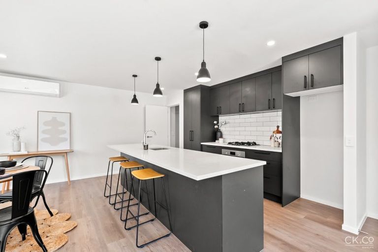 Photo of property in 33c Gemstone Drive, Birchville, Upper Hutt, 5018